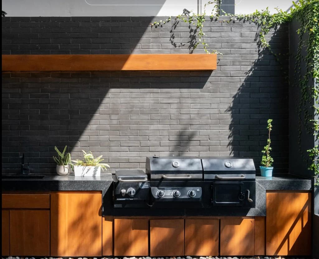 Terraza con asador y área exterior